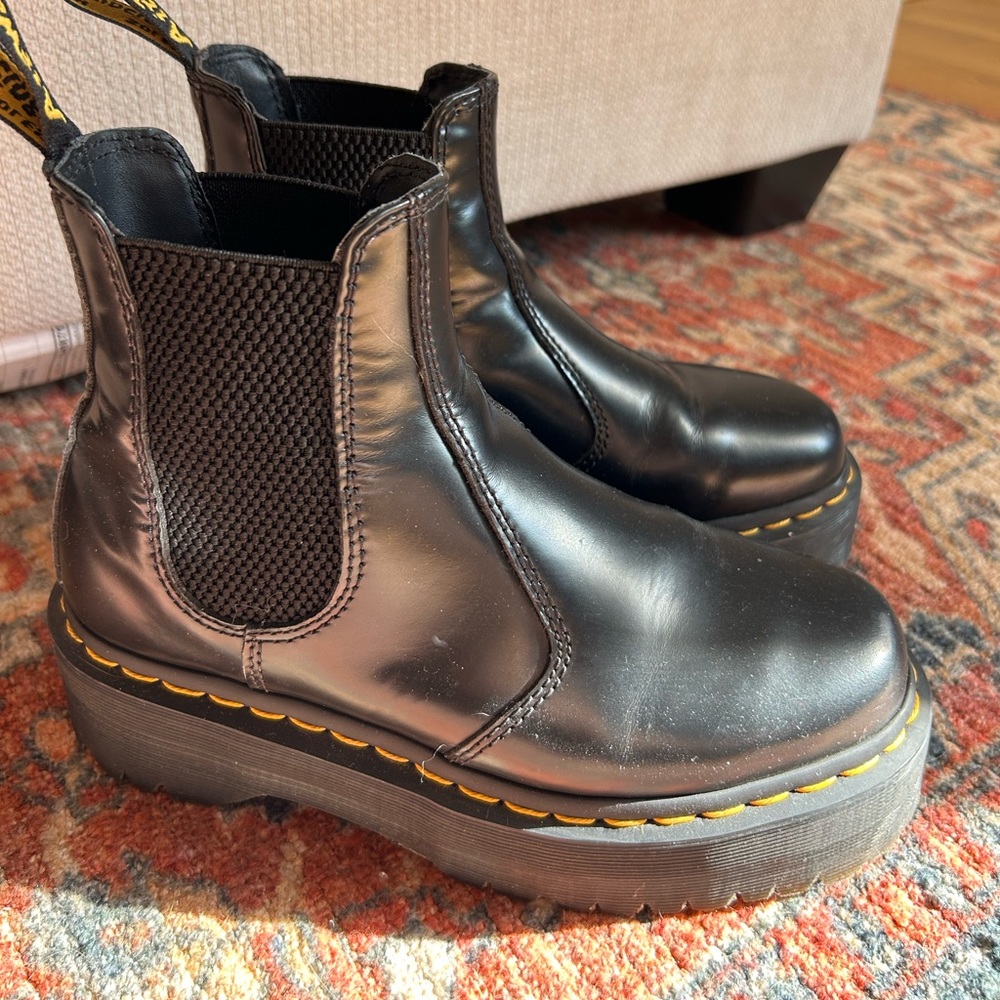 Platform Doc Martens Chelsea Boot